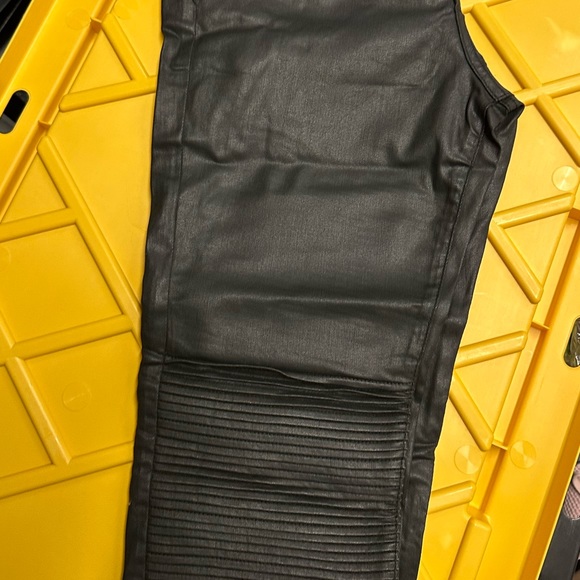 H&M Conscious Denim Coated Jeans - Picture 8 of 15